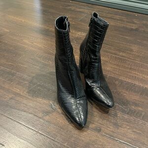 Black pointed toe boots